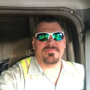 Meet your Posher, Dustan